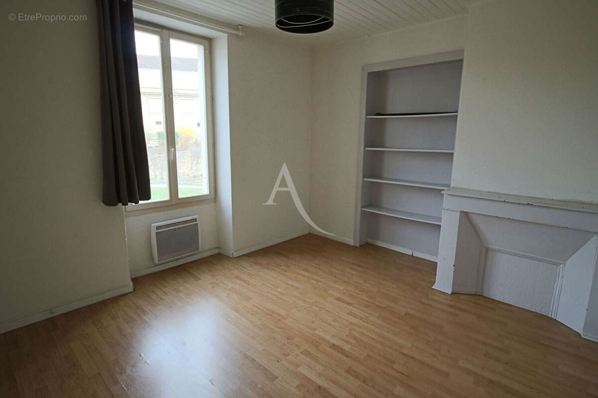 Maison à PUY-L&#039;EVEQUE