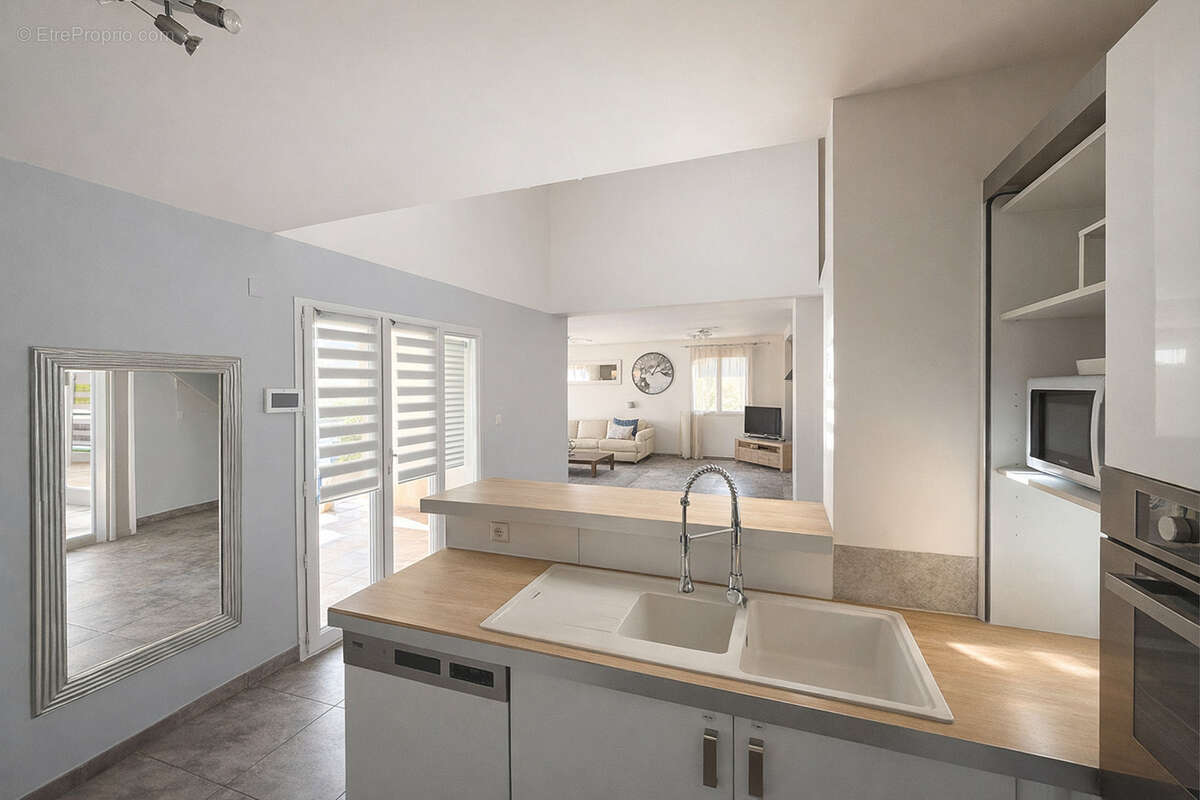 Maison à SAINT-MARCEL-LES-SAUZET