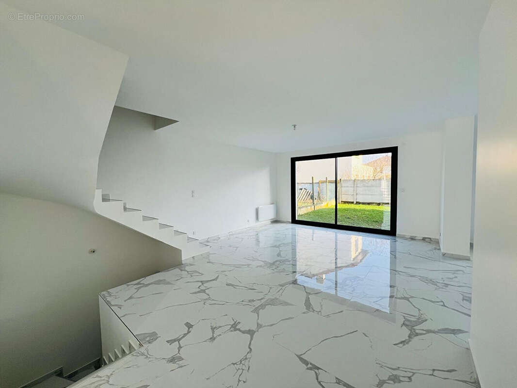 Maison à CONFLANS-SAINTE-HONORINE