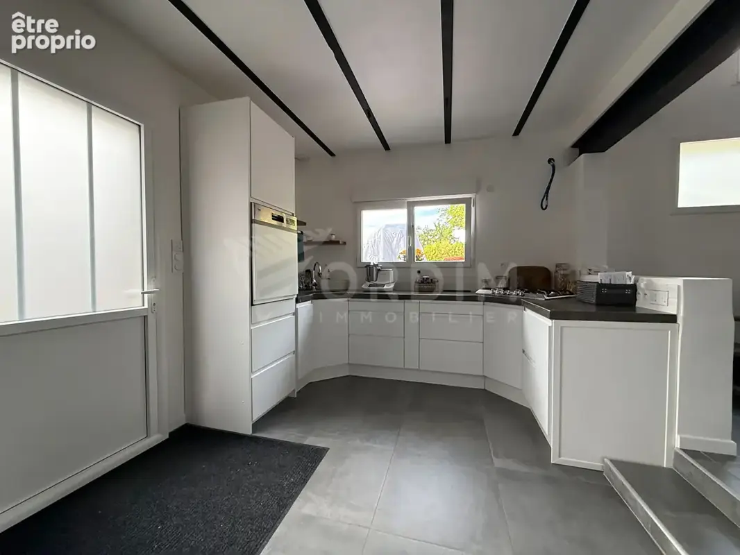 Ensemble immobilier avec maison  et dépendances sur près d'un hectare - photo 5