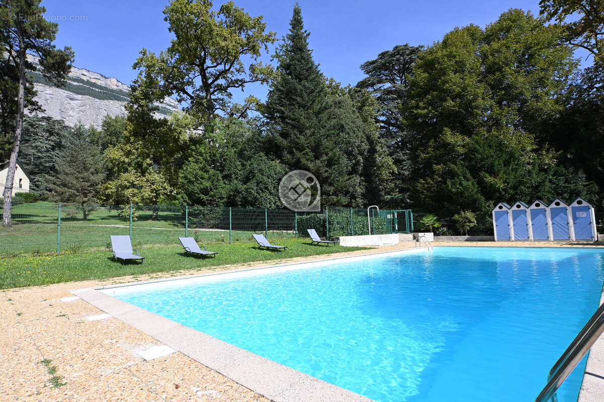 Appartement à MEYLAN