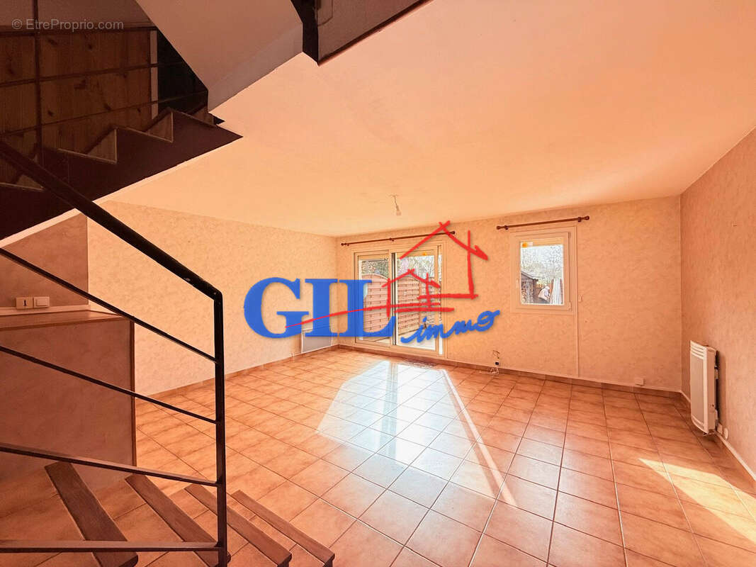 Maison à SAVIGNY-LE-TEMPLE