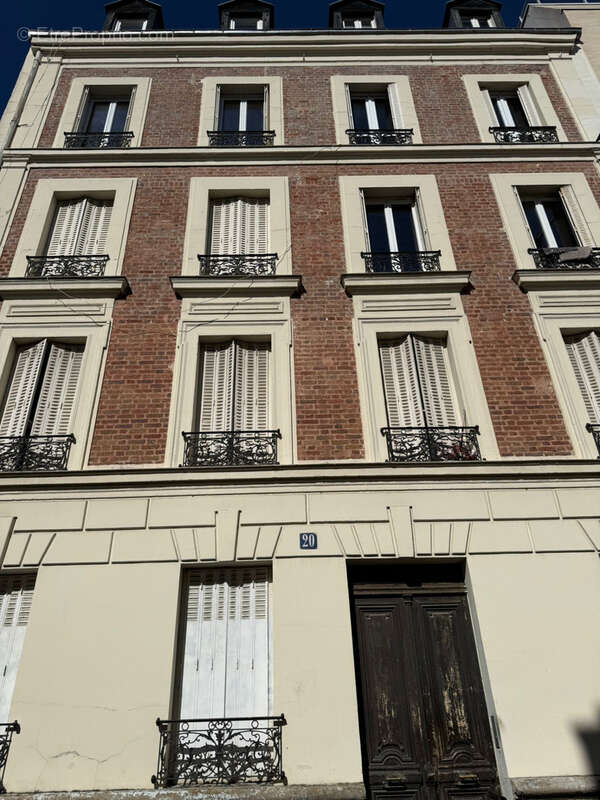 Appartement à COURBEVOIE