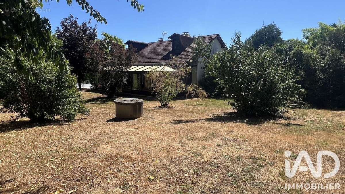 Maison 151 m² à Saint-Hilaire-Bonneval  - photo 4