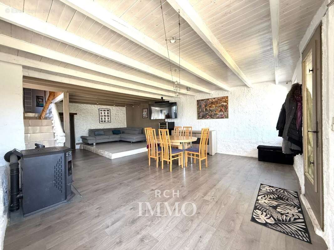 Maison 101 m² à Tartaras  - photo 6