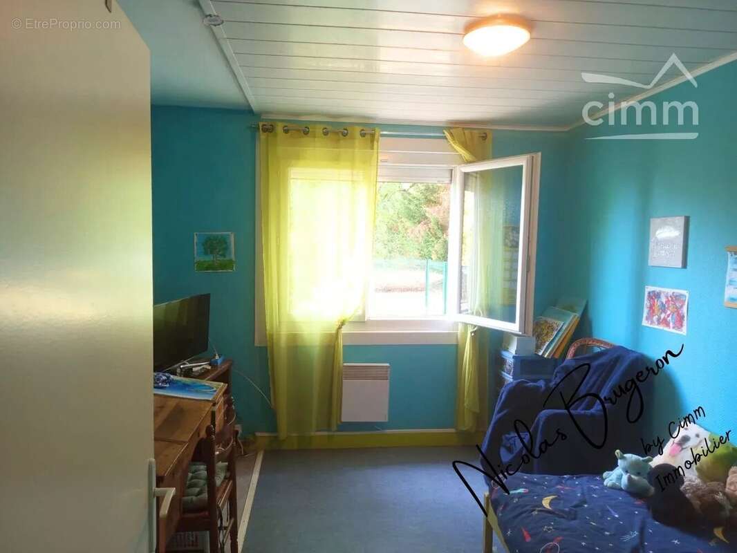 En exclusivité – Ensemble immobilier avec deux habitations, étang et près d’un hectare de terrain - photo 28