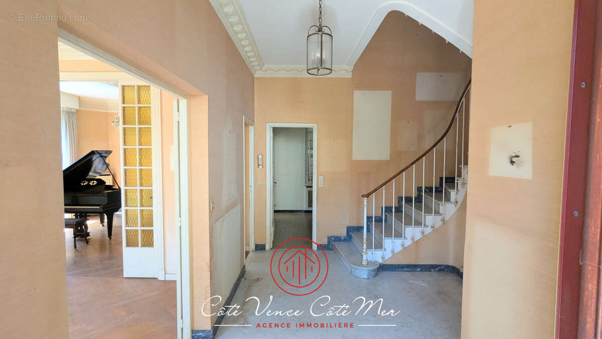 Villa Belle Époque 170 m2 - terrain 600m2 - garage - Parc Chambrun NICE - photo 23