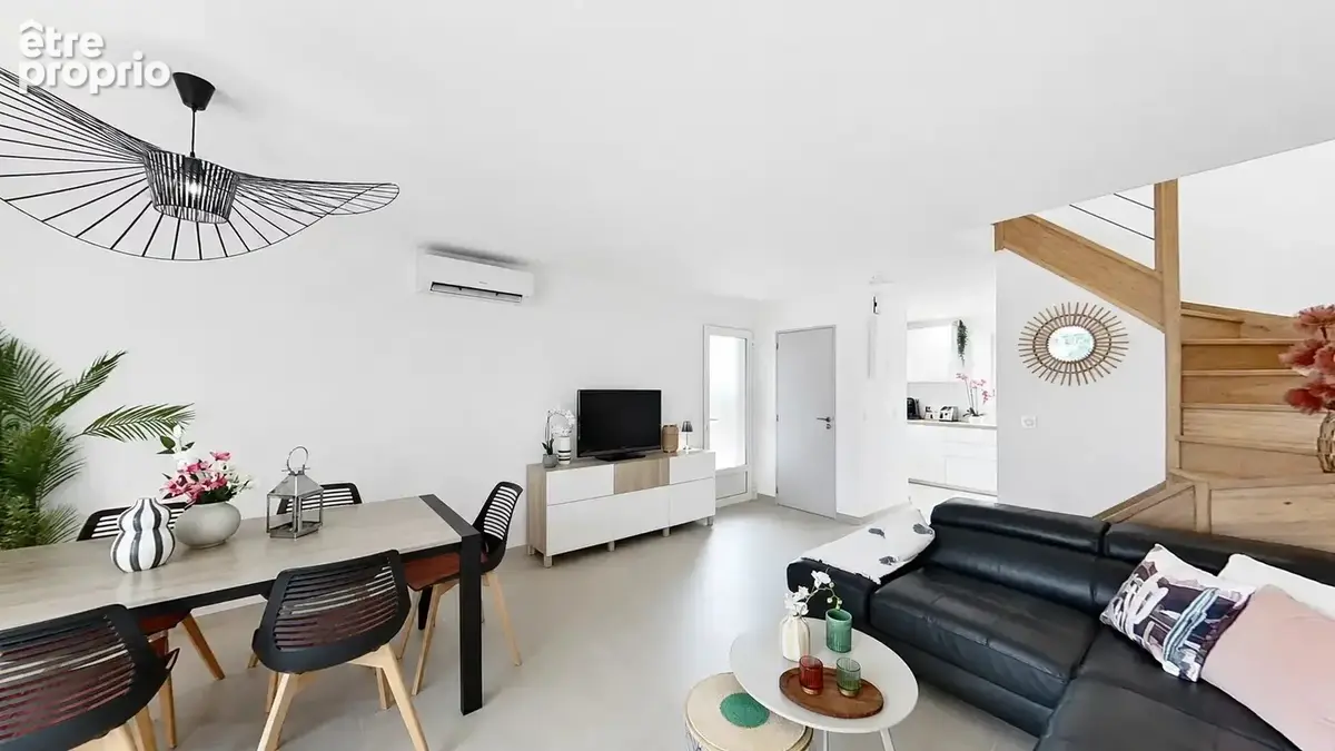 HYÈRES, Bas de Costebelle – Maison R+1 70 m², terrasse, jardin, stationnements - photo 3