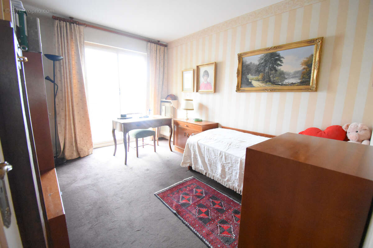 Appartement à VILLE-D'AVRAY