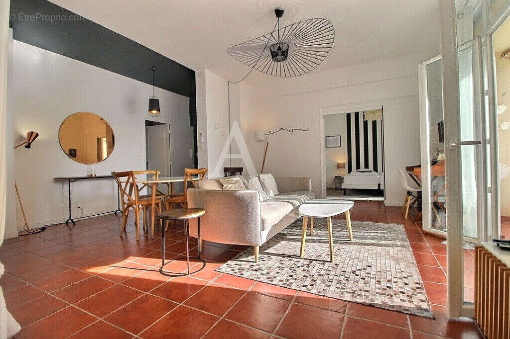 Appartement à MARSEILLE-2E