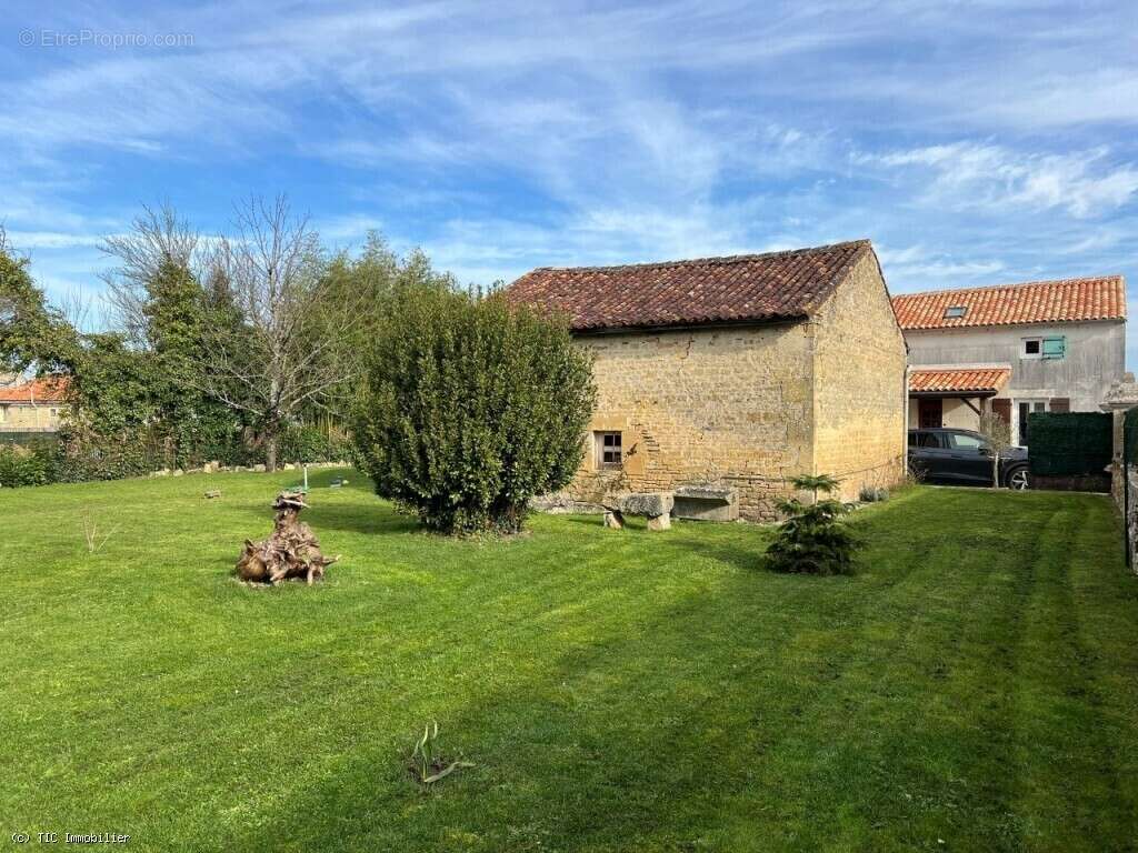 Maison à VILLEFAGNAN