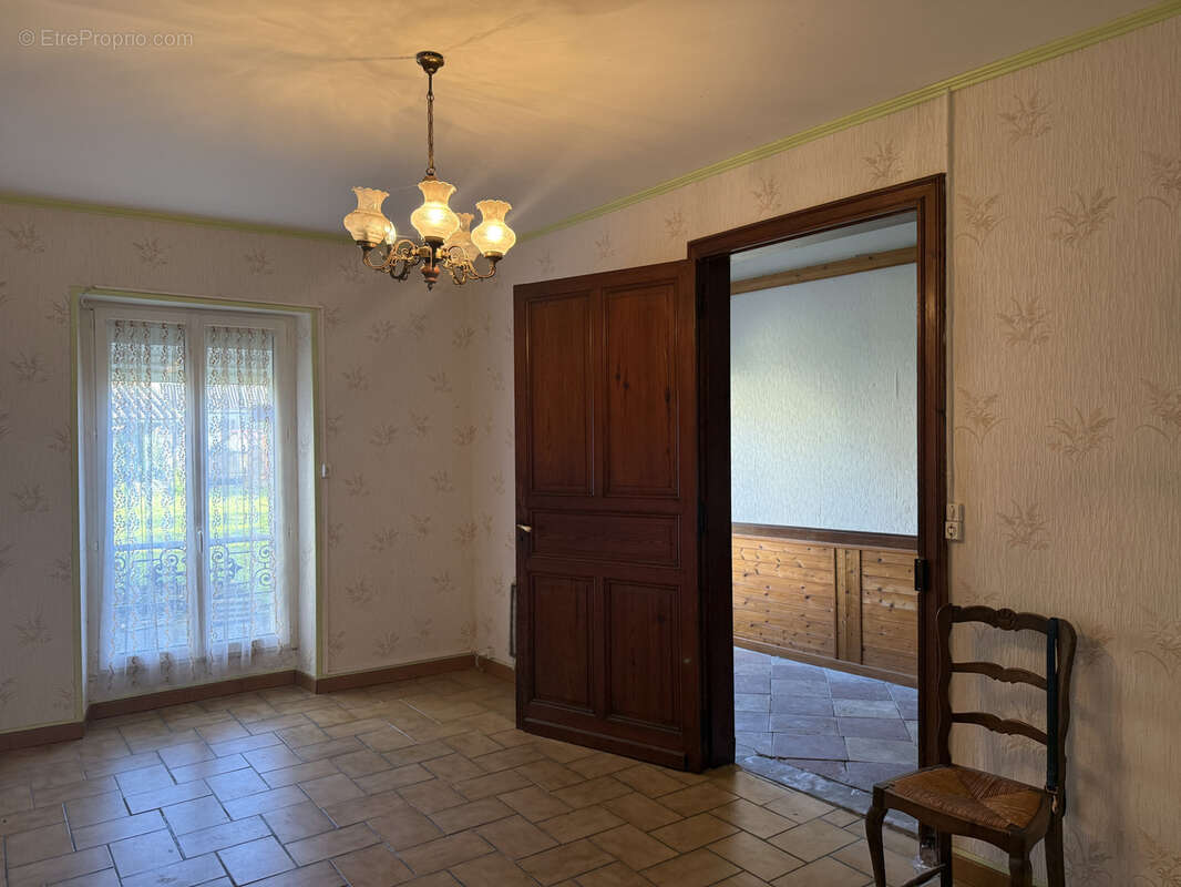 Maison avec jardin dans le centre de Gondrin - photo 4