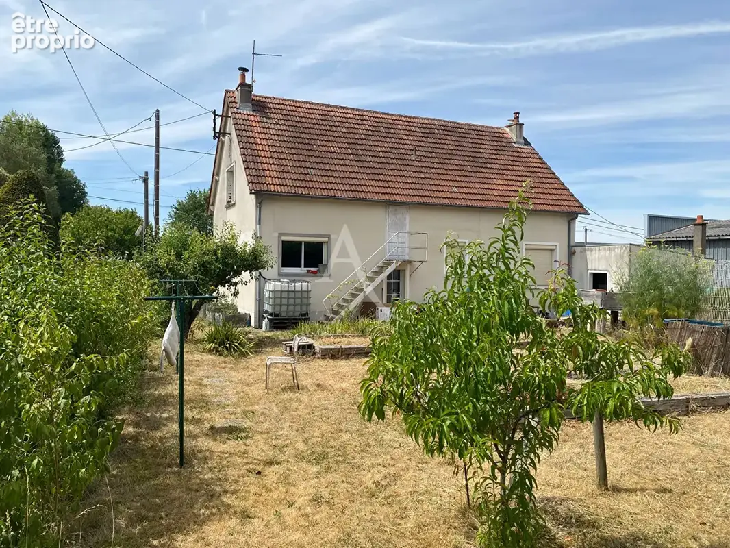 Photo Maison à Checy au prix de 197 000€