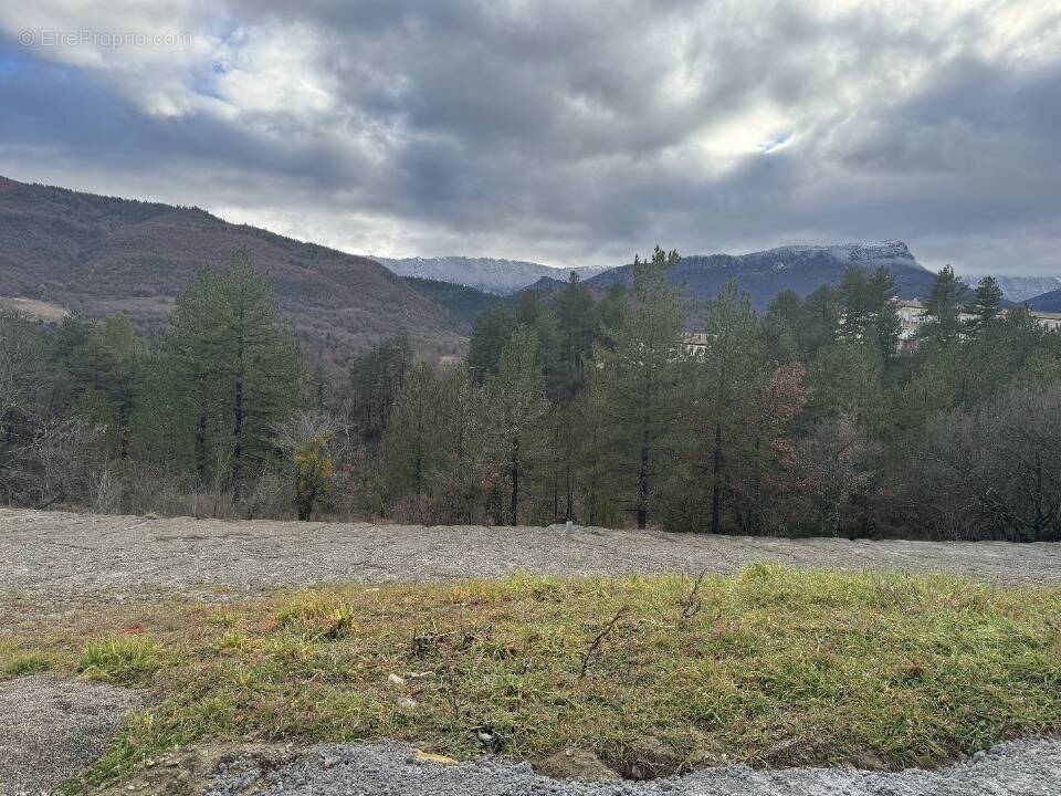 Terrain à BEVONS