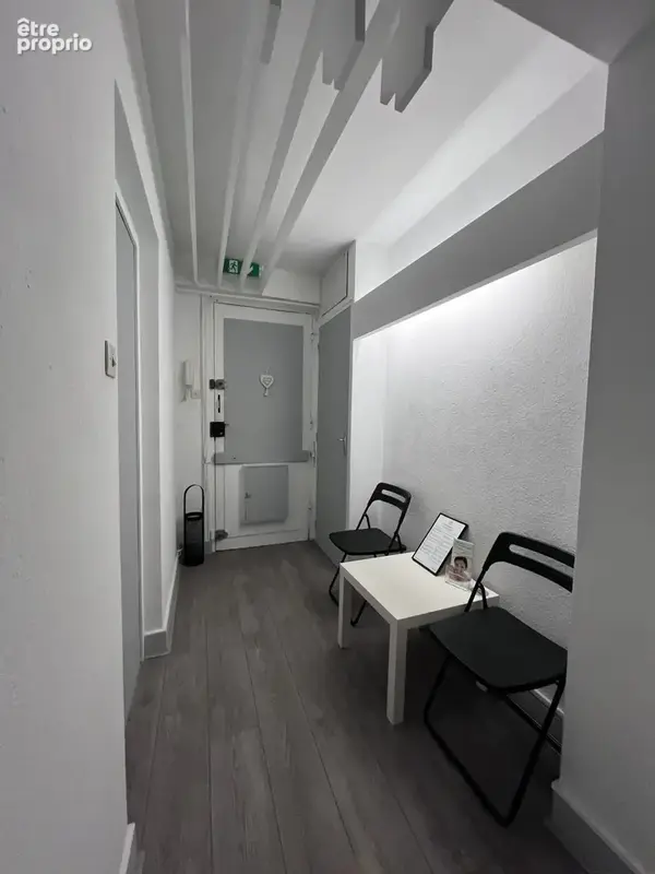 Quartier Carnot - Local professionnel de 37 m2 avec garage de 22 m2 - photo 6