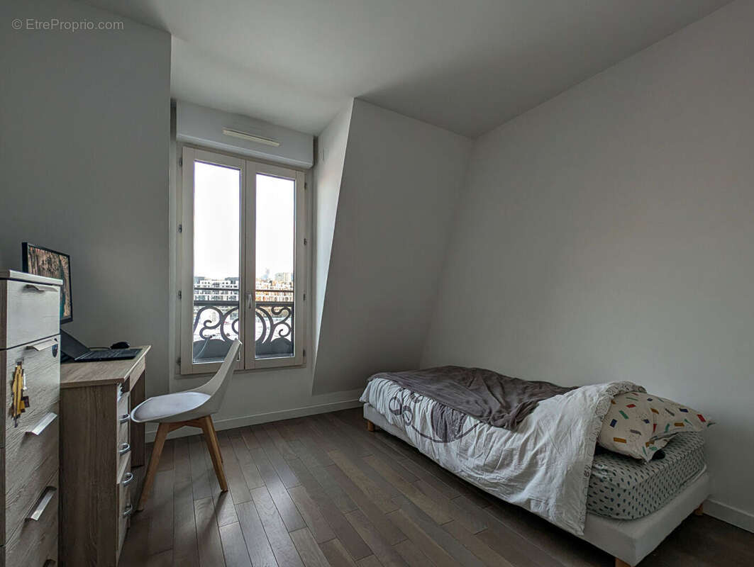 Appartement à LA GARENNE-COLOMBES