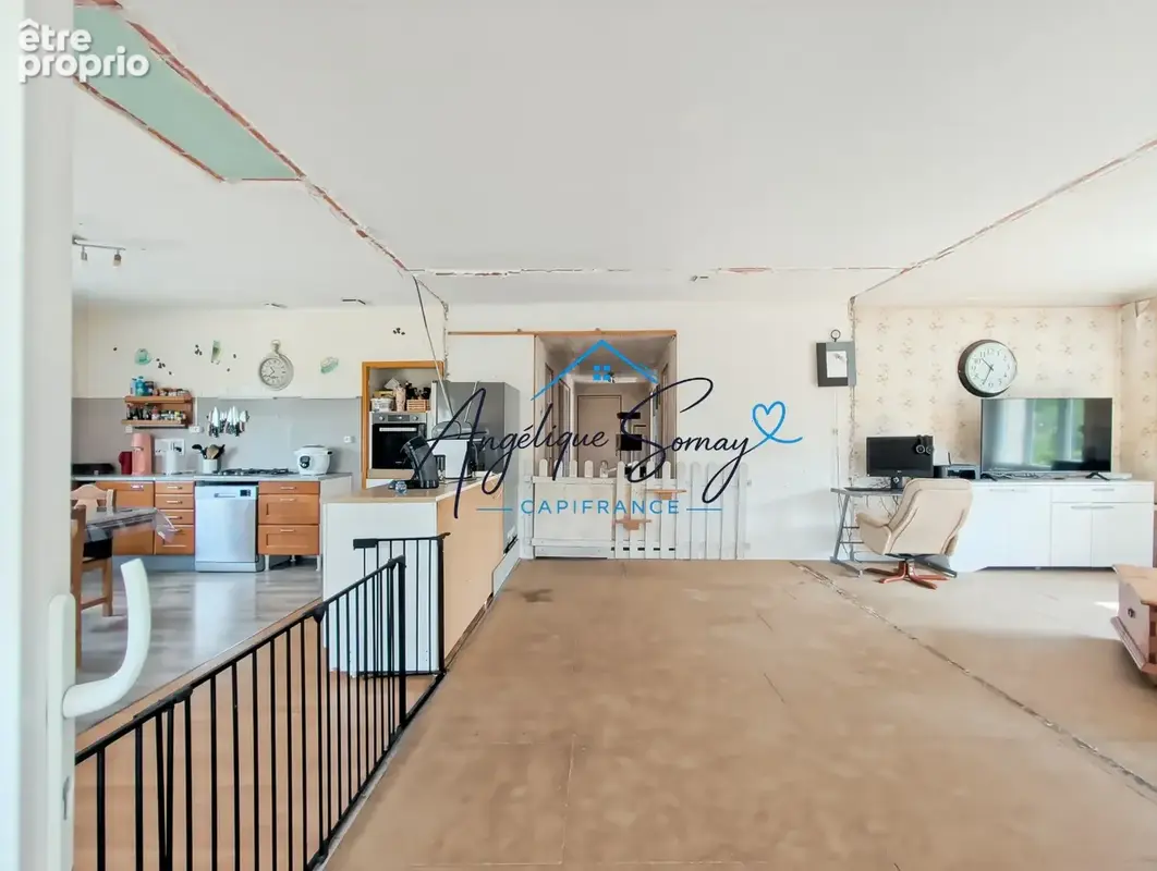  MANTRY – Maison mitoyenne avec maisonnette en pierre et beaux volumes - photo 9