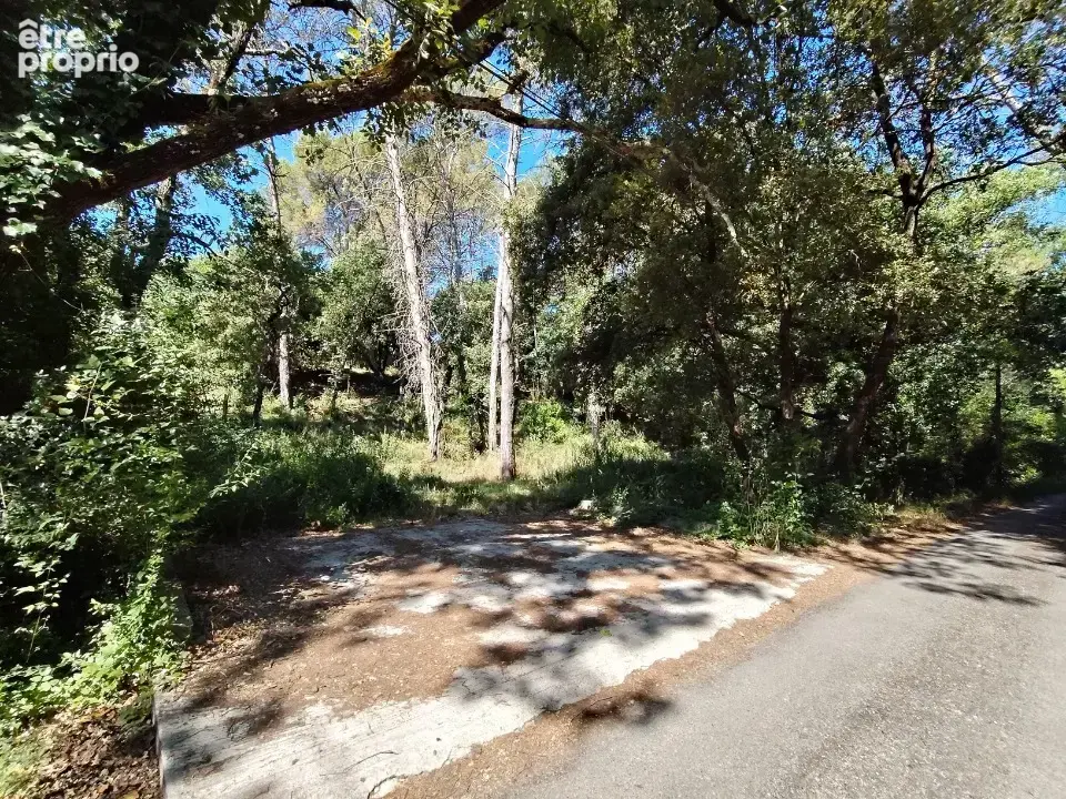 Terrain 1 880 m² à vendre à Lorgues (83510) - photo 2