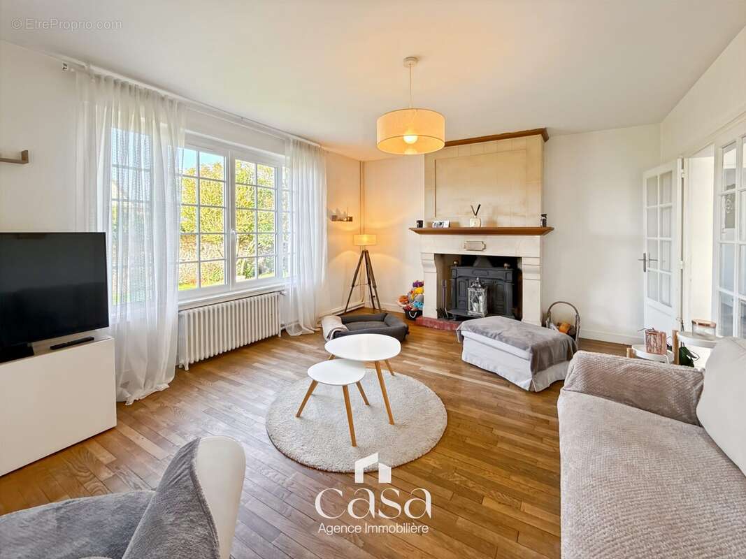 Maison à SOIGNOLLES