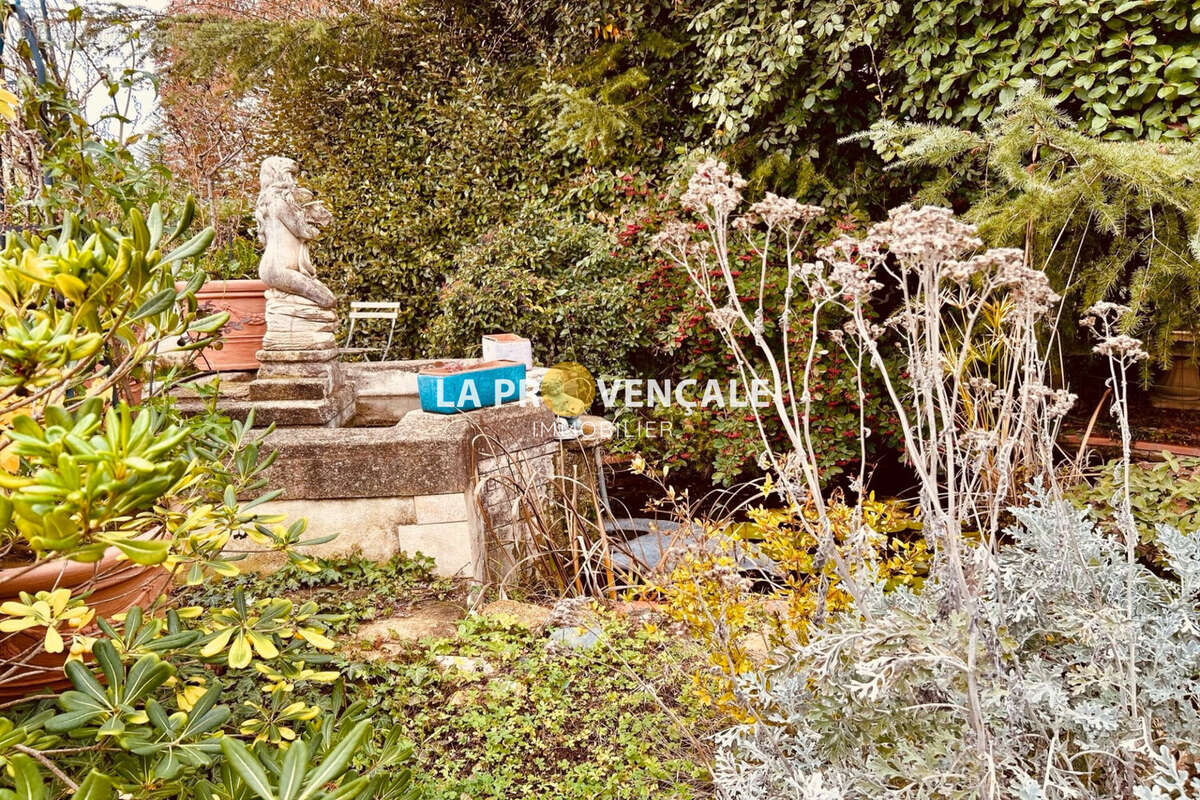 Maison à POURRIERES