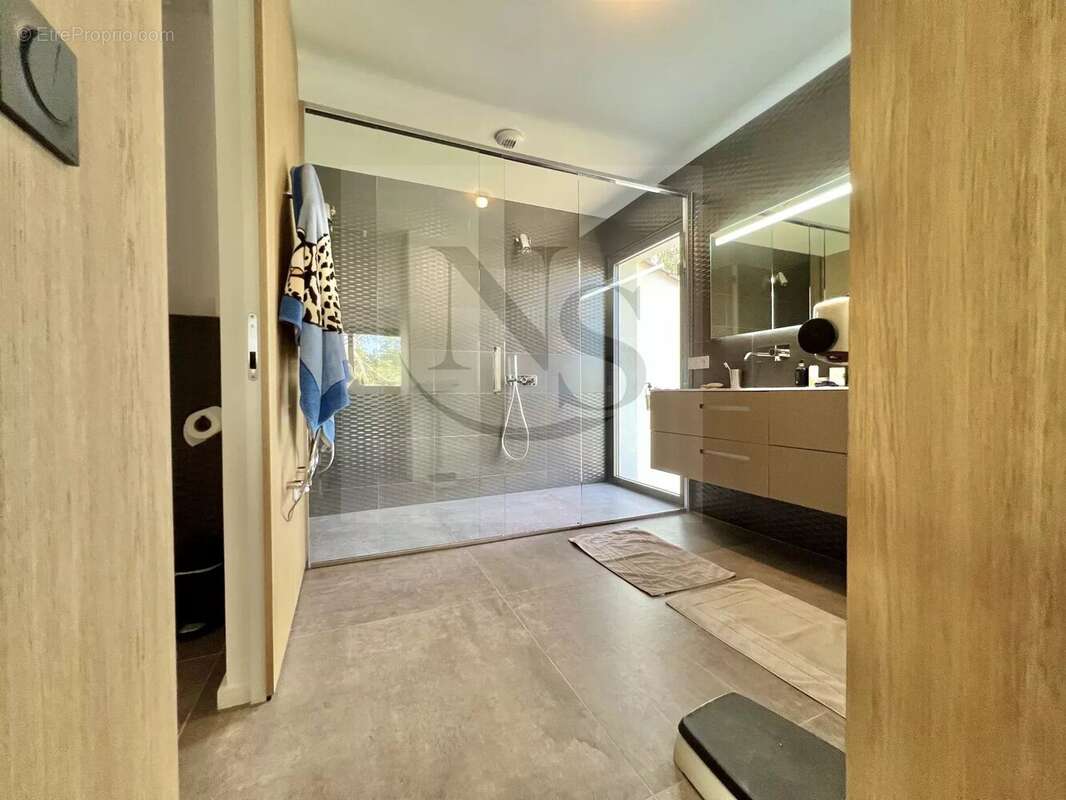 Maison à LE THOLONET