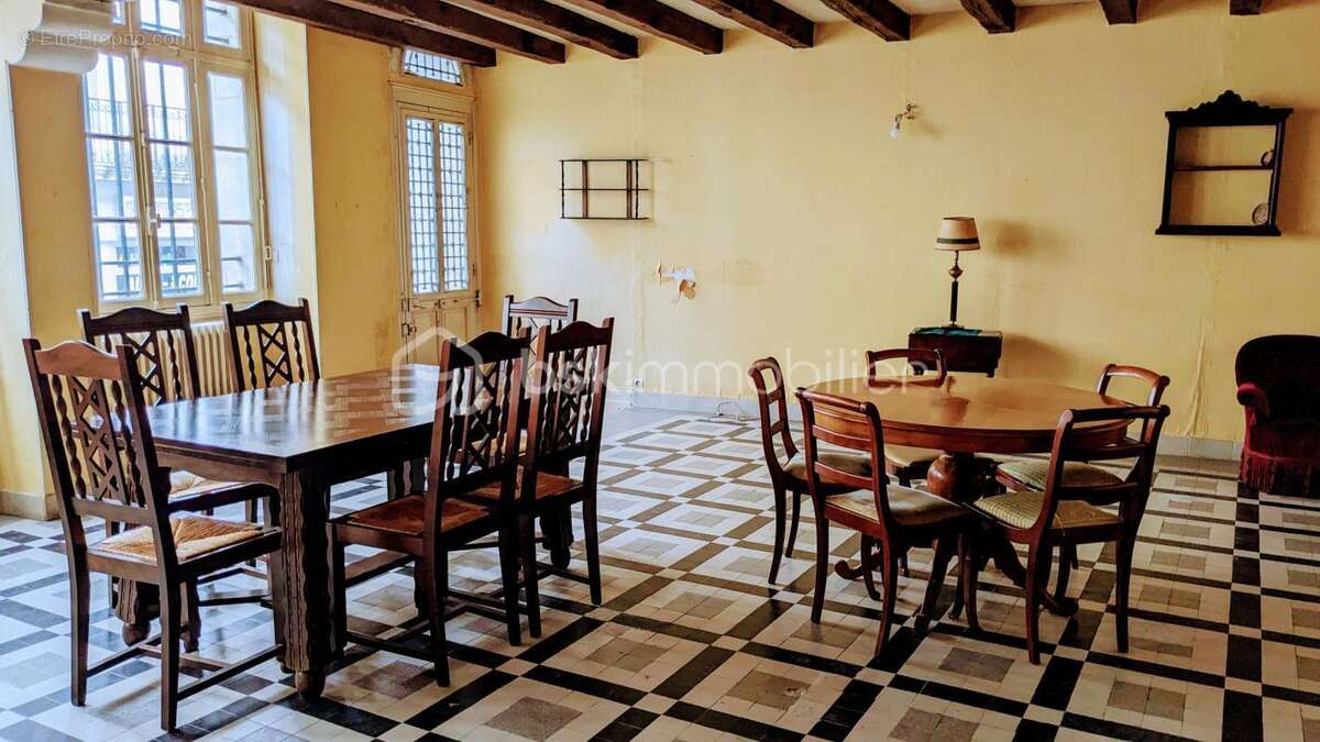 Maison à SAINTE-MAURE-DE-TOURAINE