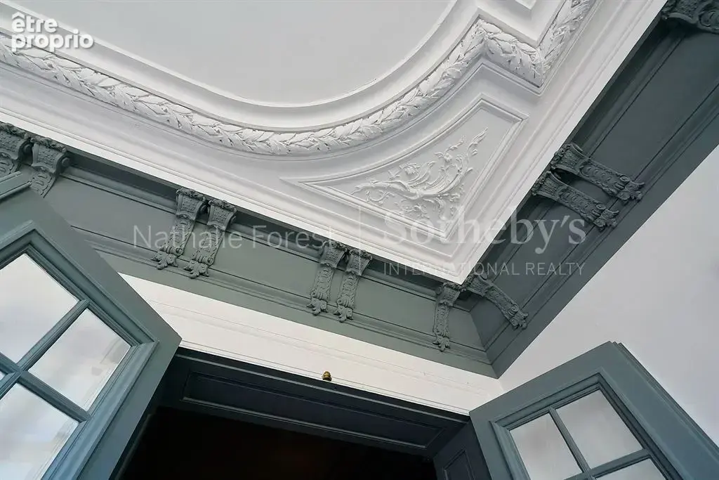 Exclusivité . Lille Sébastopol , splendide appartement type 5 entièrement rénové . Cave . parking . - photo 8