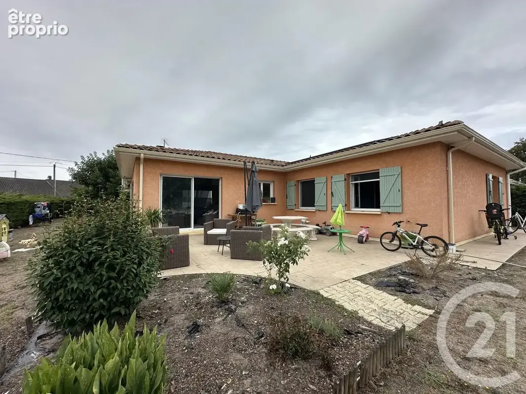 Maison à LAGORCE