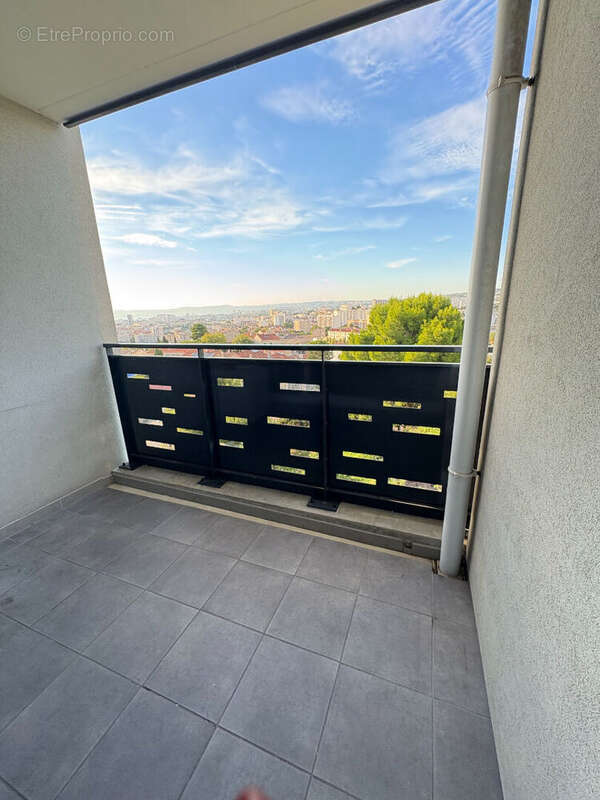 Appartement à MARSEILLE-3E