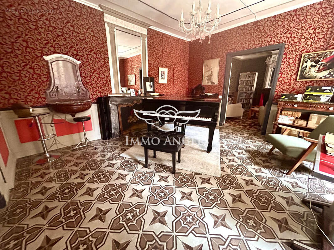 Maison à LAGRASSE