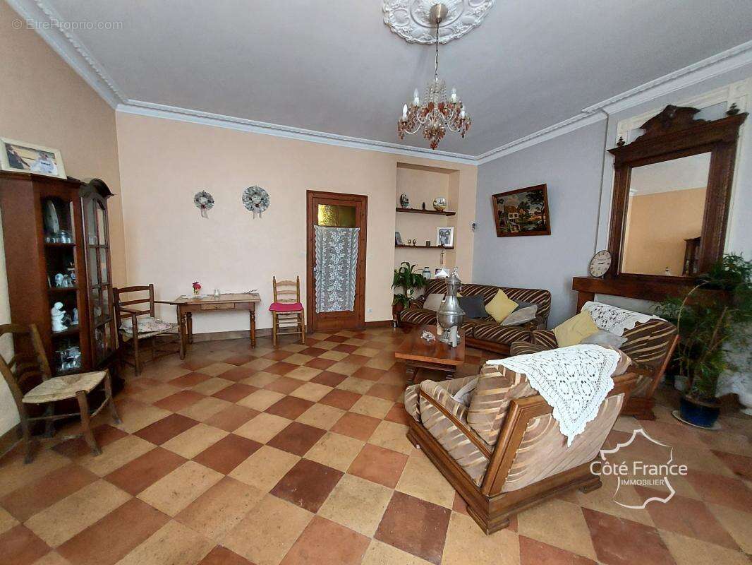 Maison à LAMOTHE-LANDERRON