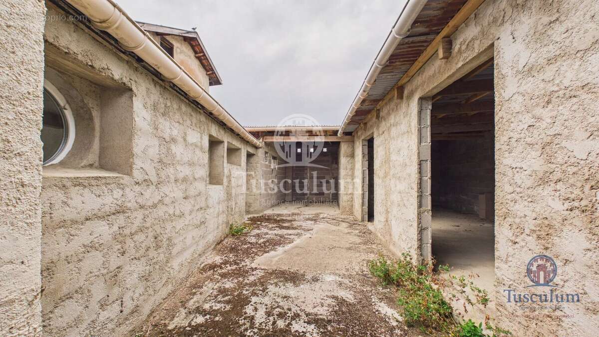 Maison divisée en deux appartements - photo 12