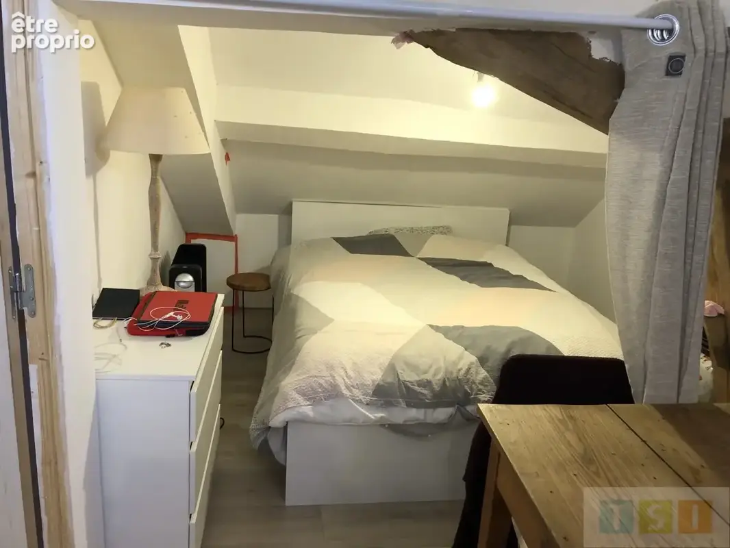 Maison ancienne en pierre et dépendances sur terrain de 362 m² - photo 4