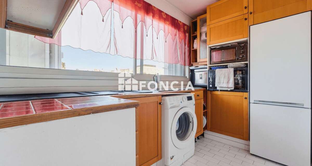Appartement à SAINT-LAURENT-DU-VAR