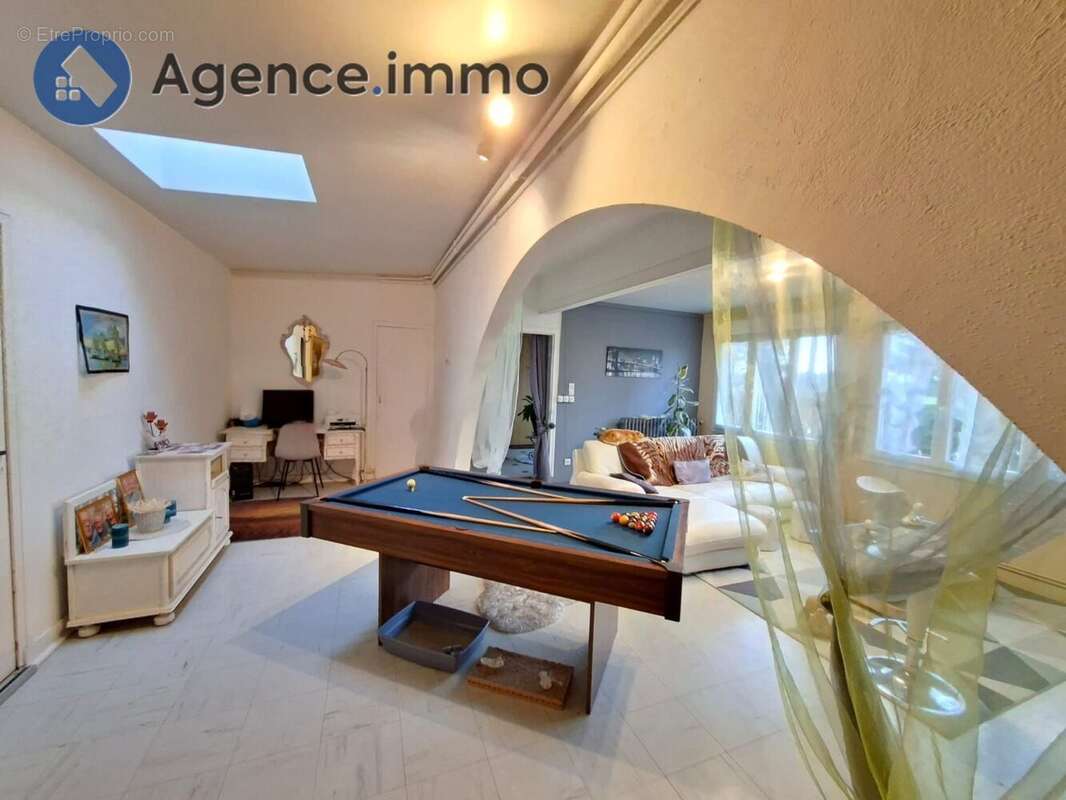 Maison à SAINT-OUEN-EN-BELIN