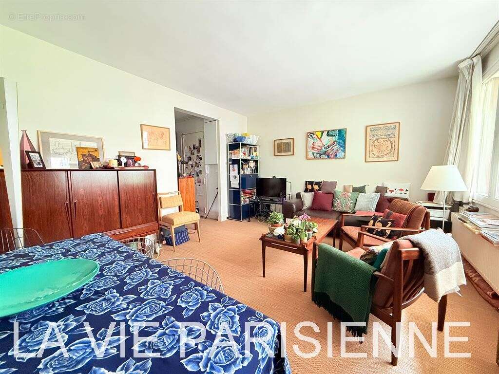 Appartement à PARIS-20E