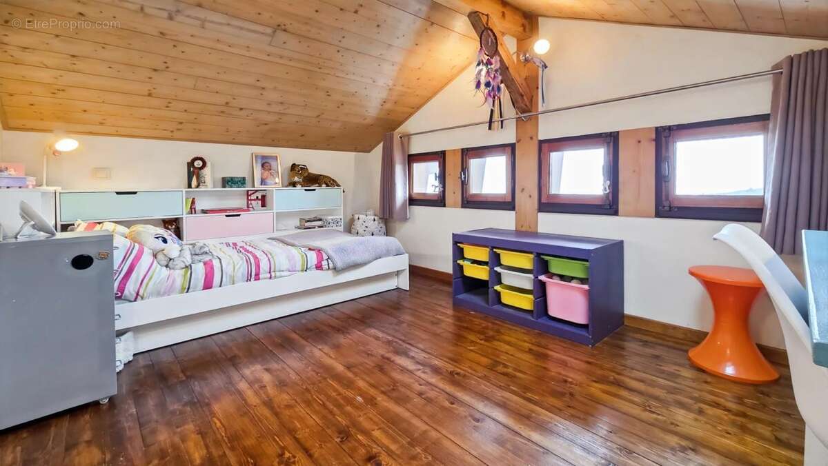 Maison à MONNETIER-MORNEX