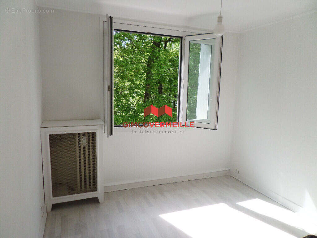 Appartement à LA CELLE-SAINT-CLOUD