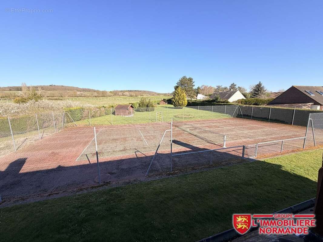 Propriété de caractère de style normand sur plus de 1,4 hectare constructible - photo 17
