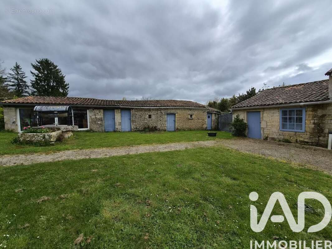 Maison 560 m² à Melleran  - photo 5