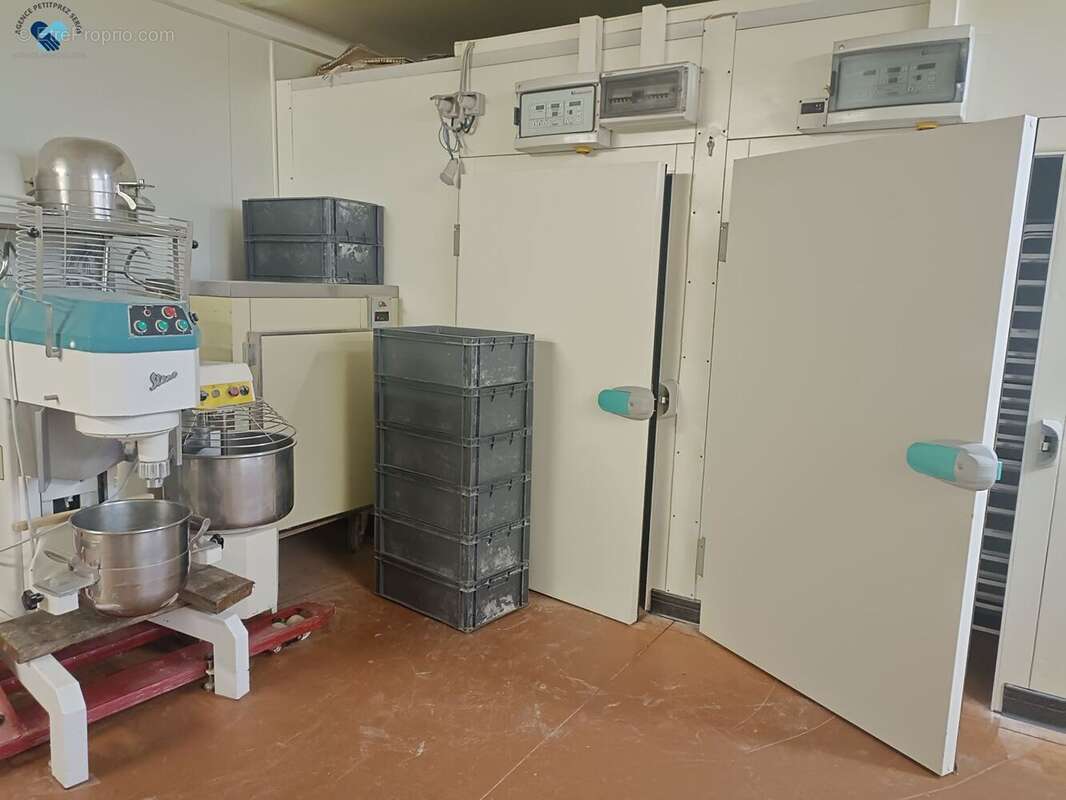 Commerce à CANET-DE-SALARS