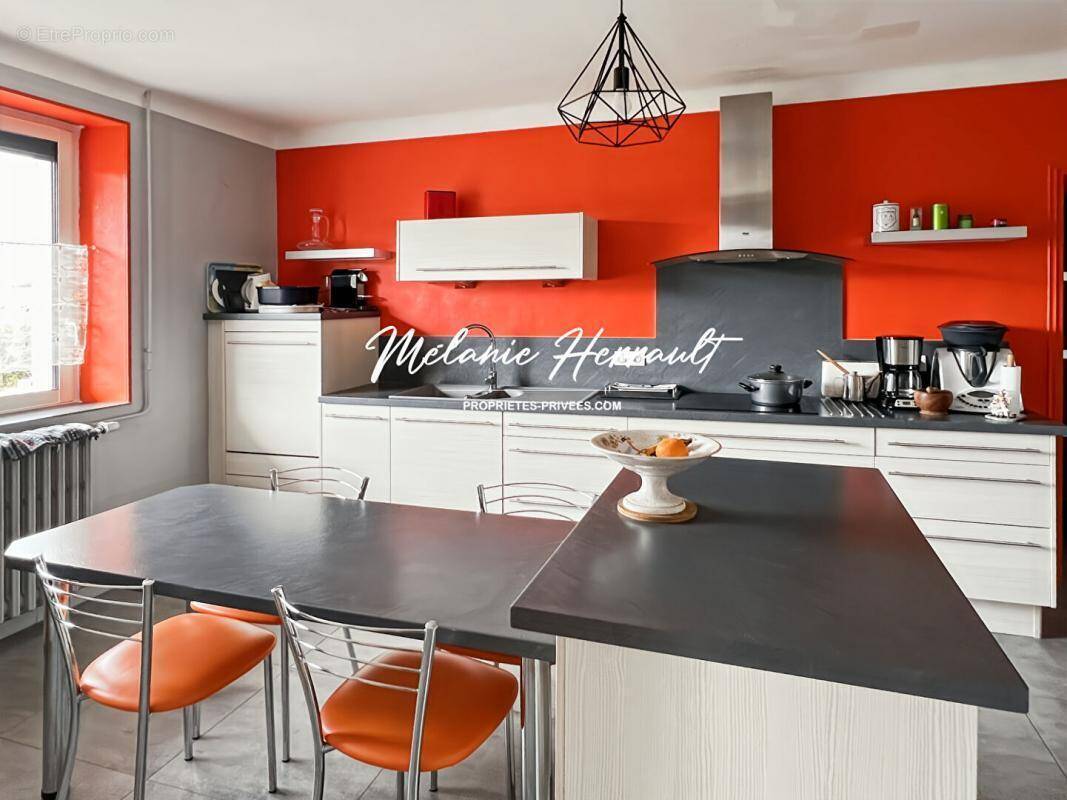 Maison à PARIGNE-L&#039;EVEQUE