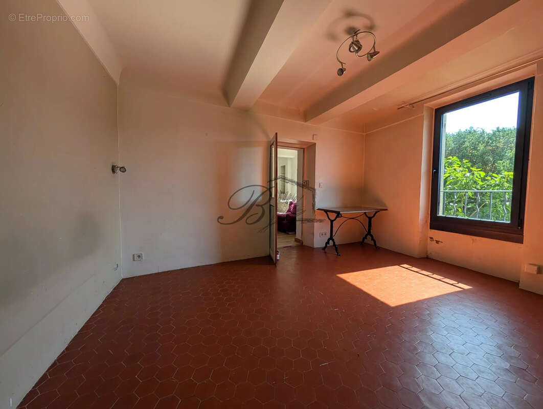 Maison à LA BASTIDE-DES-JOURDANS