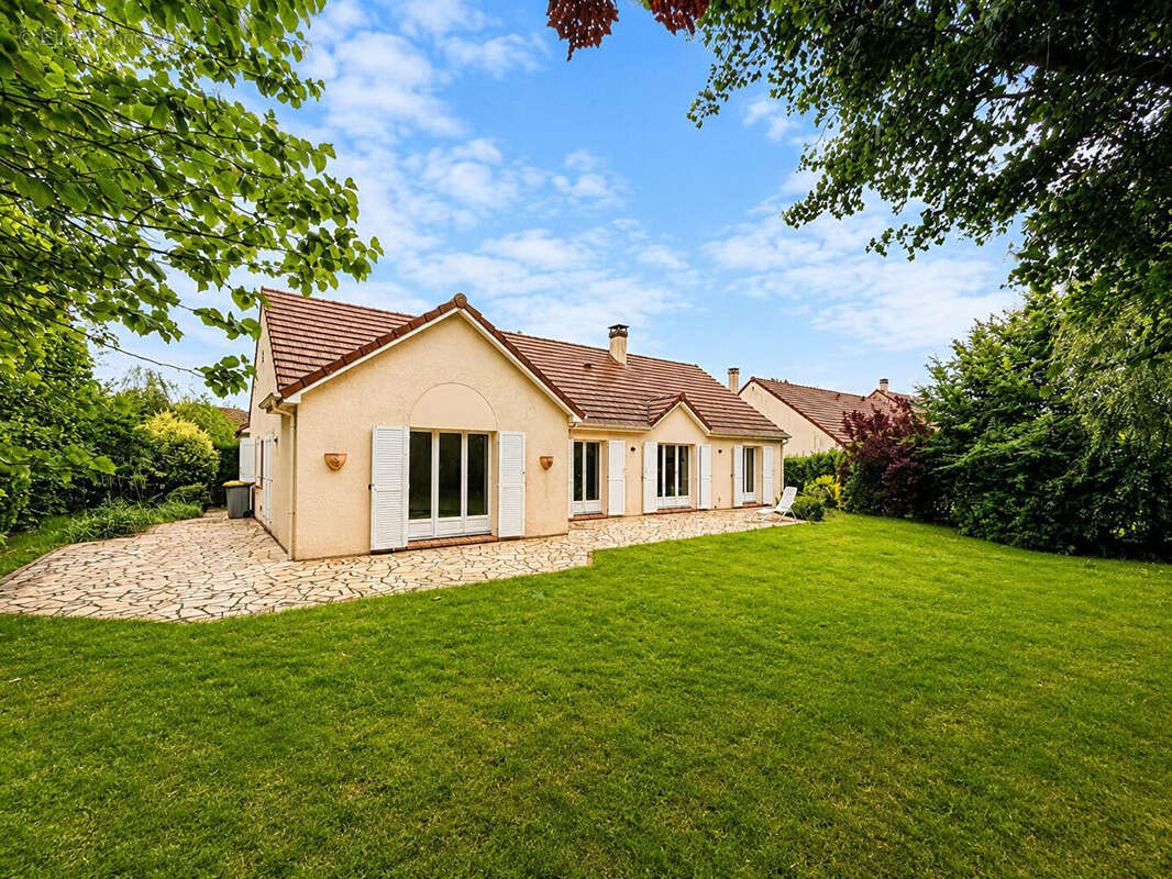 Maison à CLAYE-SOUILLY