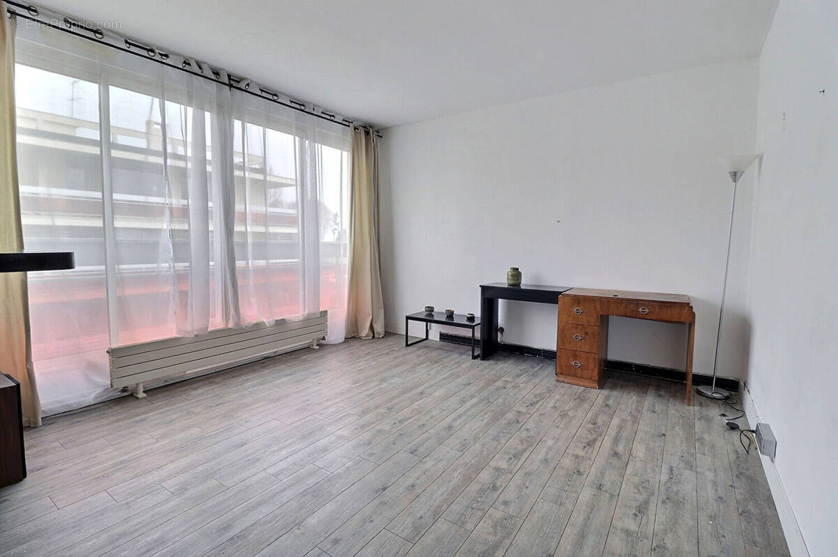 Appartement à MAREIL-MARLY