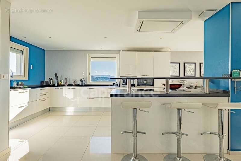 Maison à SAINT-LAURENT-DU-VAR