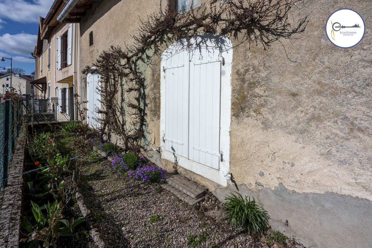 Maison à DOMPAIRE