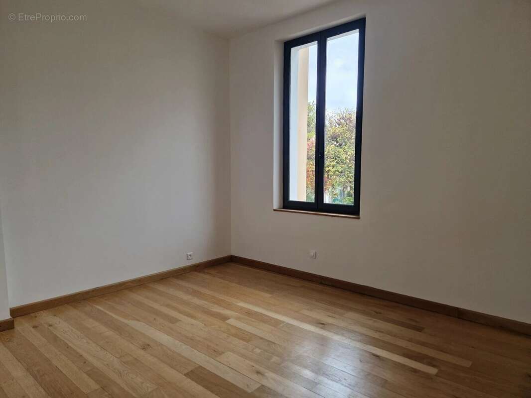 Maison à VOISINS-LE-BRETONNEUX