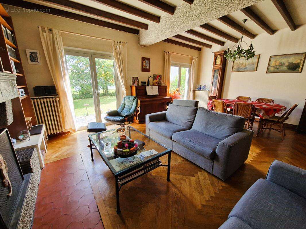 Maison à VOUNEUIL-SOUS-BIARD