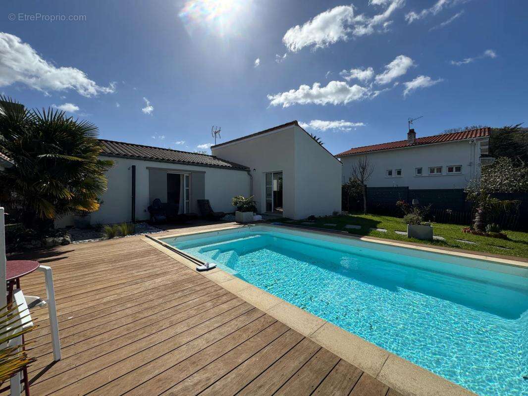 Maison à SAINT-GEORGES-DE-DIDONNE